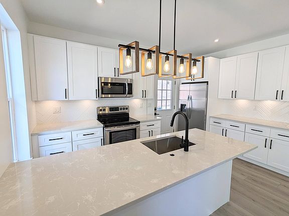 3rd image of 3015 W Oxford St #1