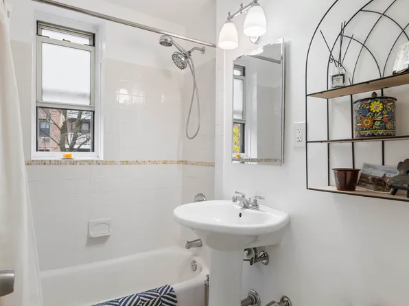 255 Fieldstone Terrace image 12 of 13