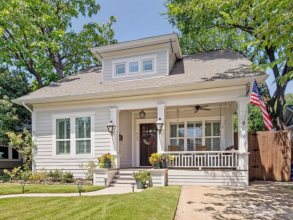 1st image of 909 Woodlawn Ave