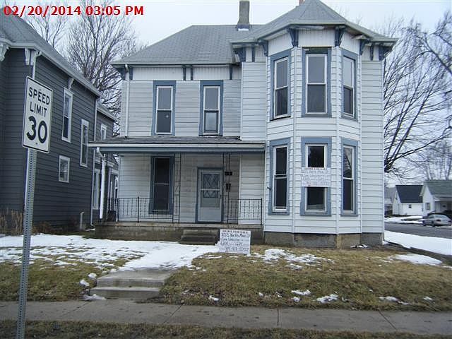 1st image of 833 N Main St