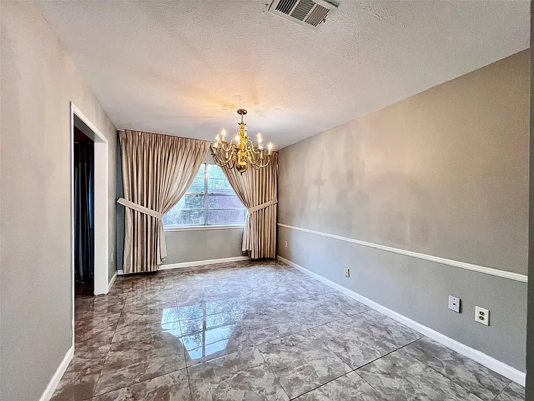 13819 Wickersham Ln — Photo 5