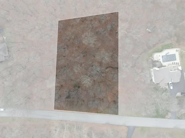 713 Woodfield Ct, North Vernon, IN 47265