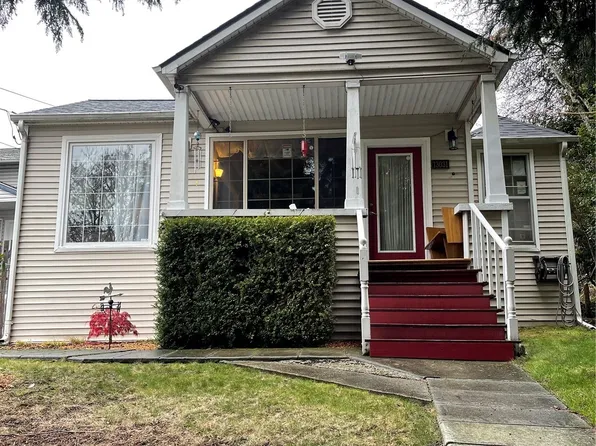 13031 Macadam Rd S, Tukwila, WA 98168