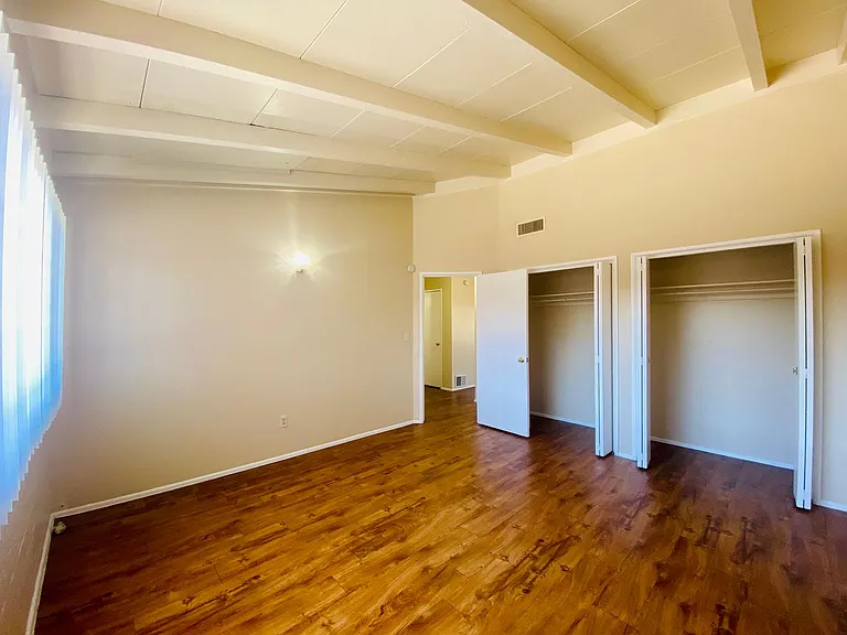 Swan Court Apartments - 1 and 2 Bedroom Homes! — Photo 24