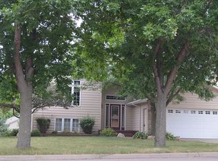 1912 S Alpine Ave, Sioux Falls, SD 57110