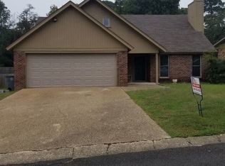 402 Ridgeview St, Hot Springs, AR 71901