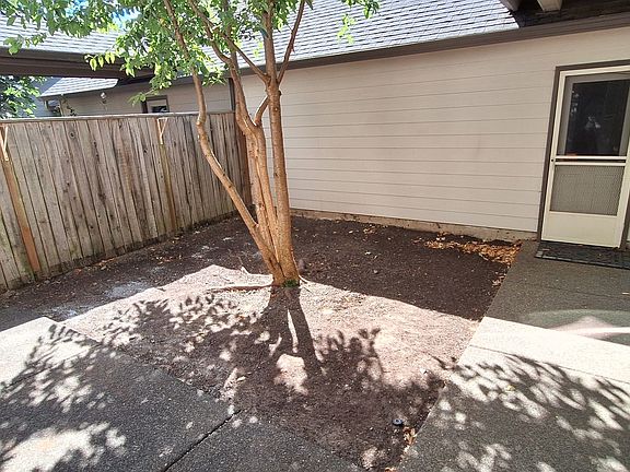 4th image of 3507 SE Quayside St