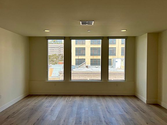2nd image of 314 W 6th St Suite 402