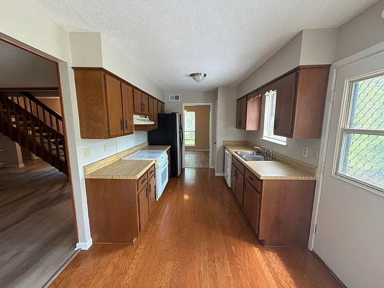2253 Mangum Rd — Photo 8