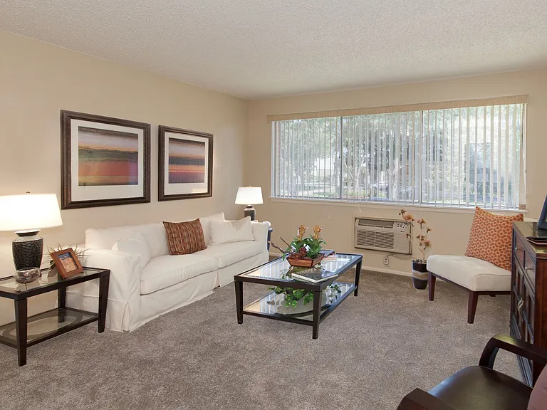 Bunnell Apartments — Photo 13