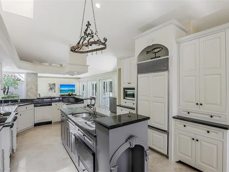 655 Galleon Dr — Photo 10