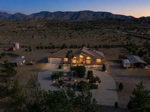 33000 106th St E, Juniper Hills, CA 93543