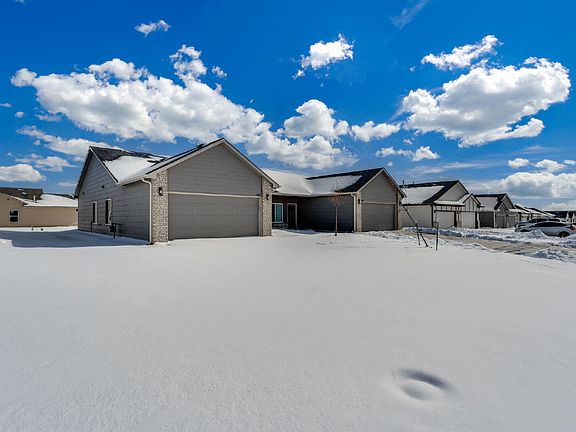 2nd image of 5244 N Cypress Cir