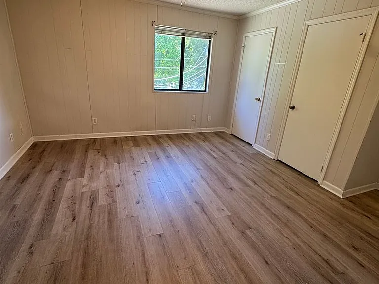 1010 Washington St NW — Photo 6