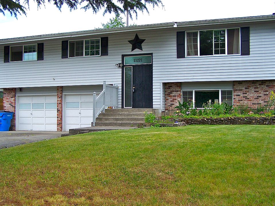 1st image of 11221 NE 84th Cir