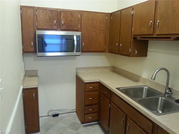 2nd image of 3927 Pollypine Dr