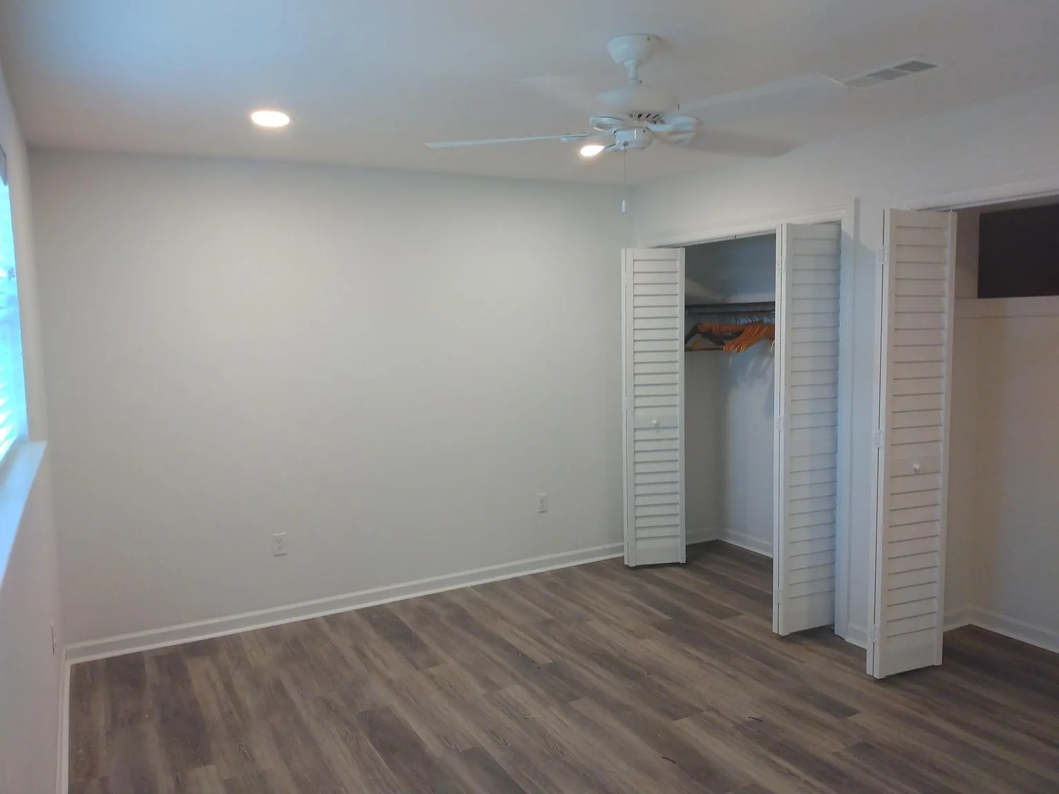 1104 Albert St — Photo 3