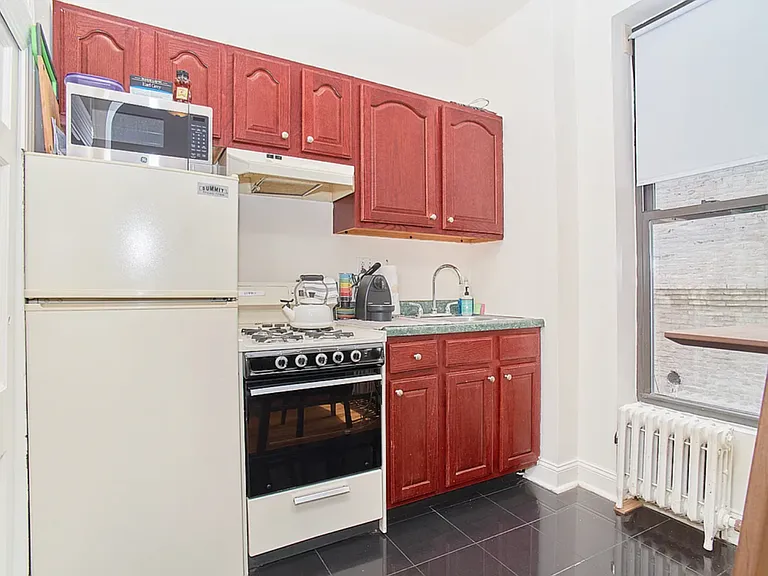 108 W 81st St #2R — Photo 6