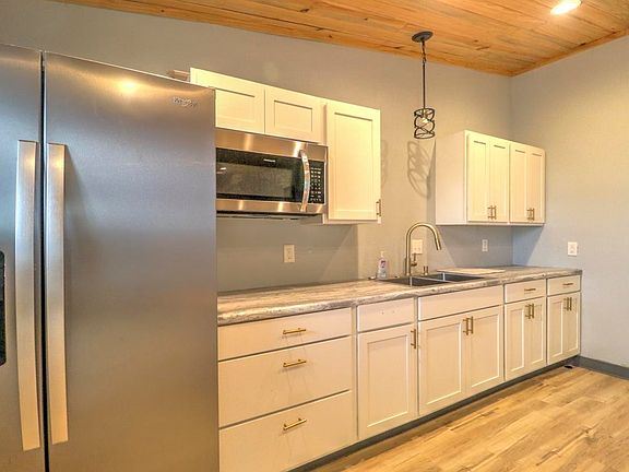 4th image of 9476 Big Lake Rd