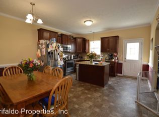 100 Sparrow Point Ln, Jacksonville, NC 28540