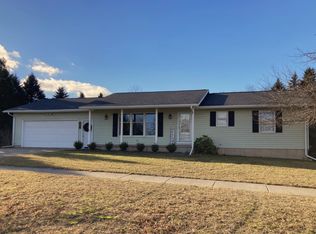 853 Orchard St, Belding, MI 48809