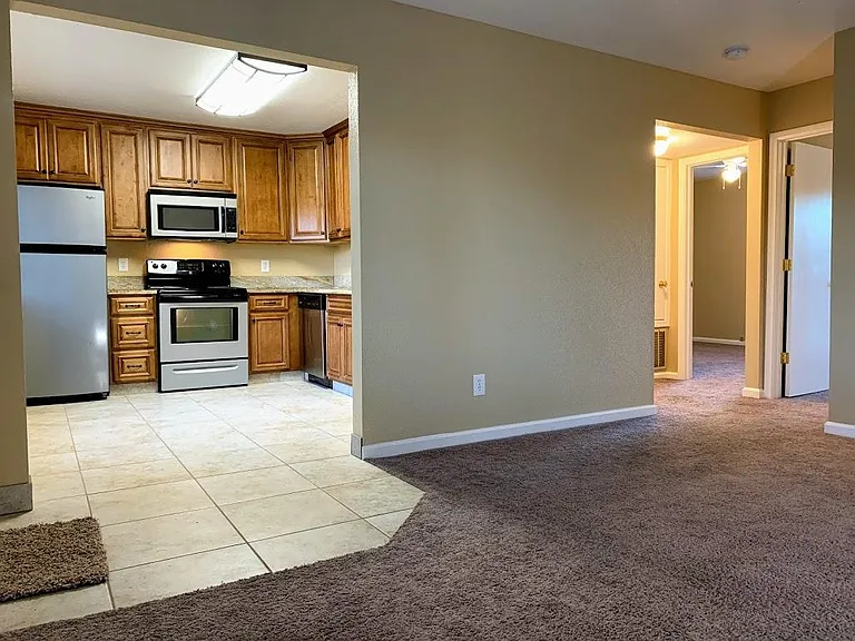 2660 Franklin Blvd #A — Photo 8