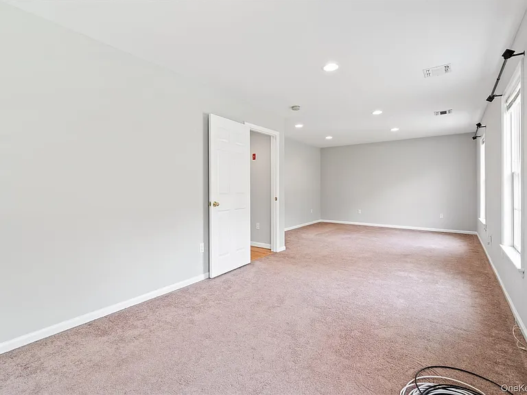 436 Jessup Rd — Photo 21