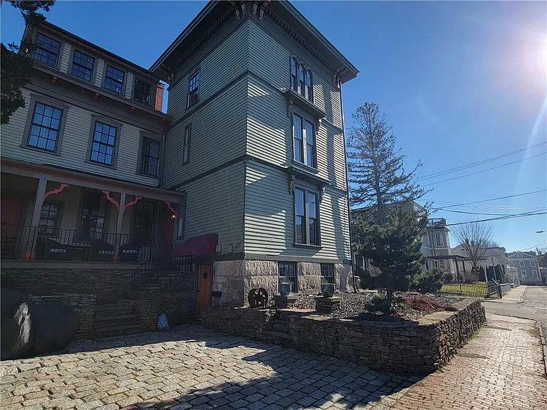 92 Pelham St #3 — Photo 23