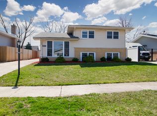 4435 Adele Ln, Oak Forest, IL
