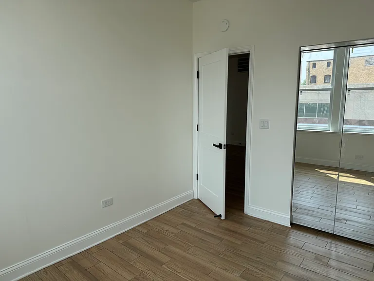 222 N Genesee St #201 — Photo 8