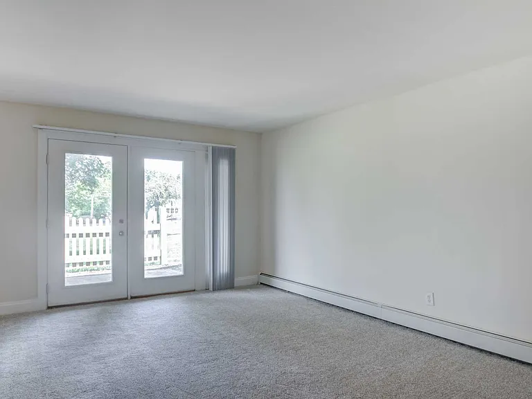 Golf Club Apartments — Photo 24