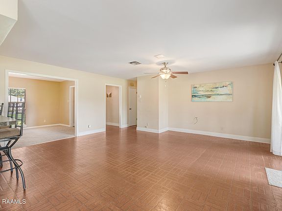 5th image of 408 Estate Dr