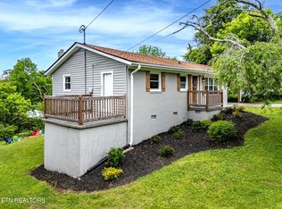 1712 Driftwood Dr, Powell, TN 37849