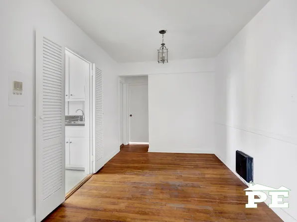 414 Elmwood Avenue image 19 of 26