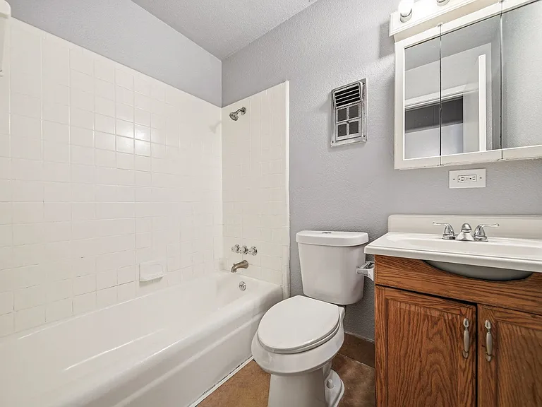 6116 Octavia St — Photo 8