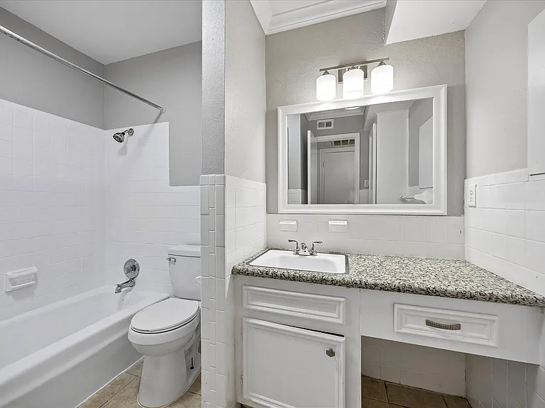 Emerson Street Apartments — Photo 44