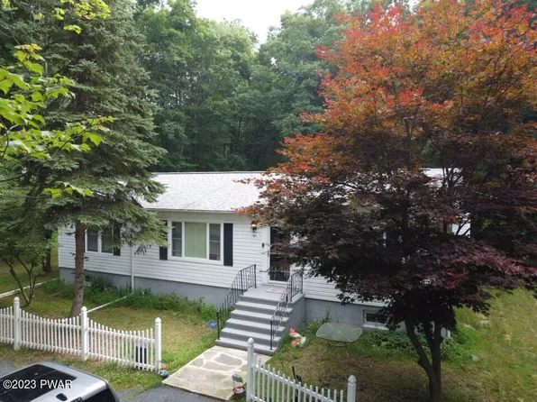 201 Fellowship Dr, Hawley, PA 18428