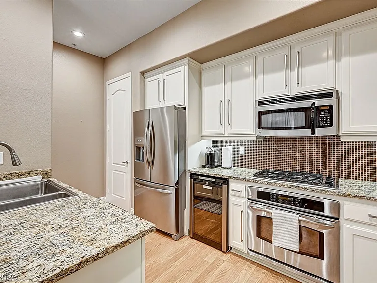 56 E Serene Ave #225 — Photo 16