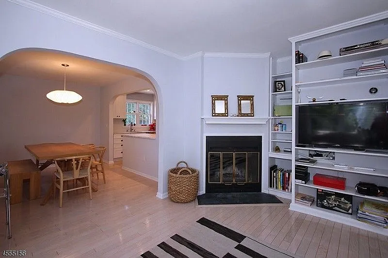 2 bed, 1134 sqft, $3,300 — Photo 3