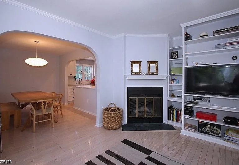 11 E Heritage Dr — Photo 3