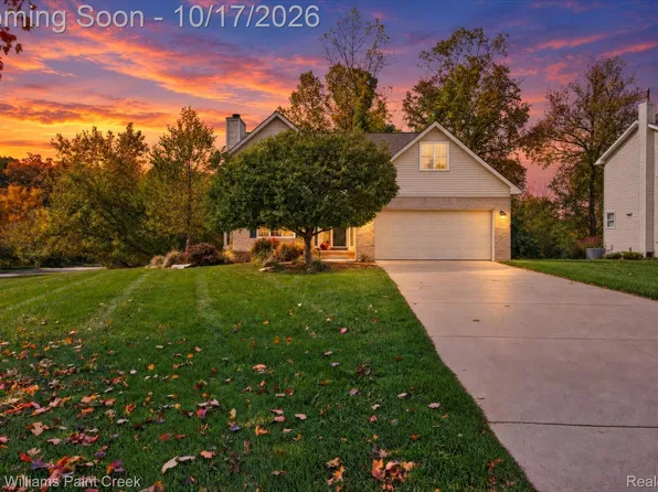744 Glenmoor Dr, Oxford, MI 48371