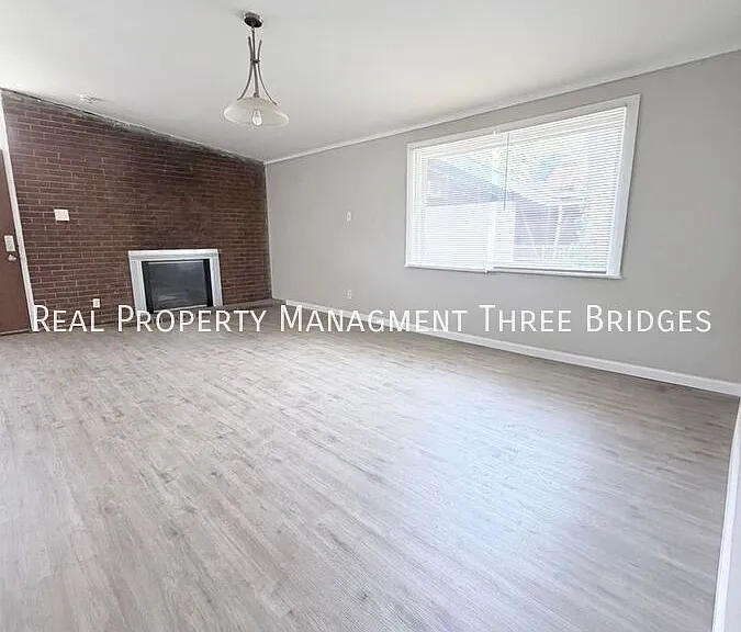 8418 Bayberry Dr — Photo 2