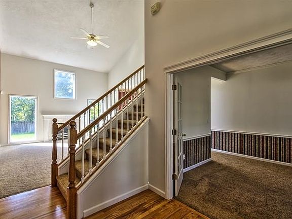4th image of 7625 N Birch Ln