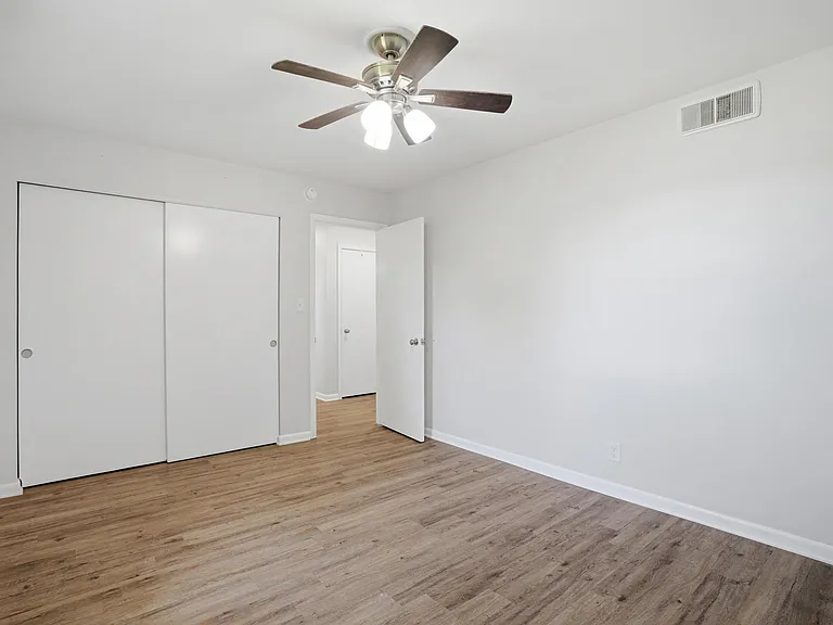 405 Brewer Dr #B — Photo 17