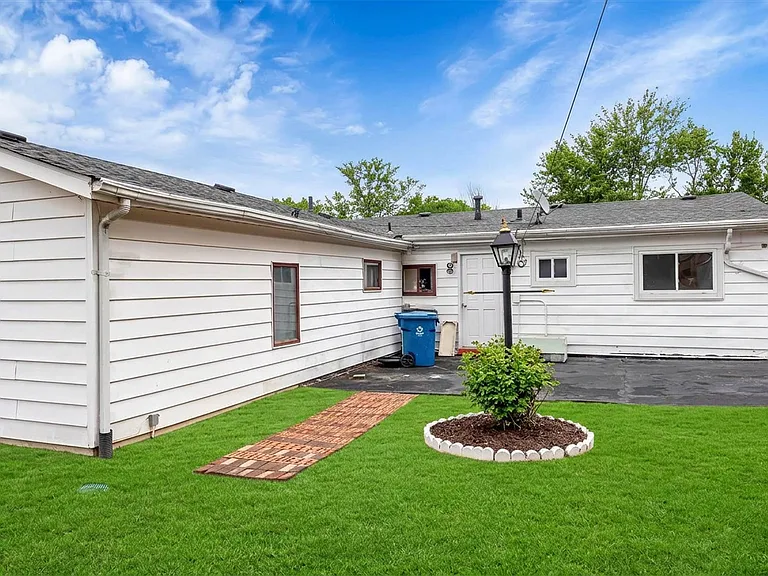209 Lindy Blvd — Photo 19