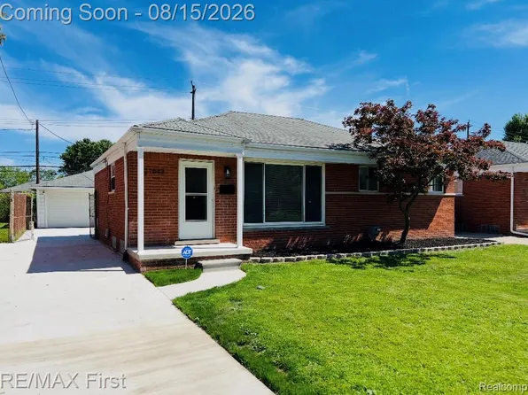 21643 Visnaw St, Saint Clair Shores, MI 48081