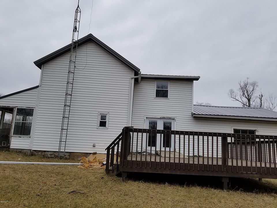 2nd image of 4640 W Hallett Rd