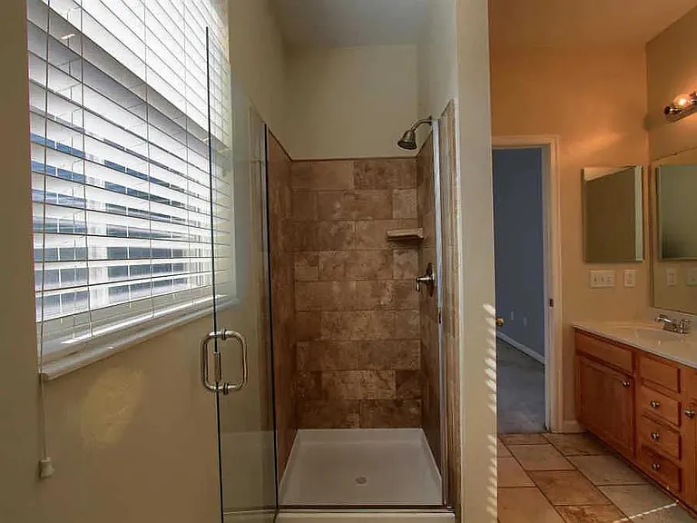 1434 Laurel Park Dr — Photo 18