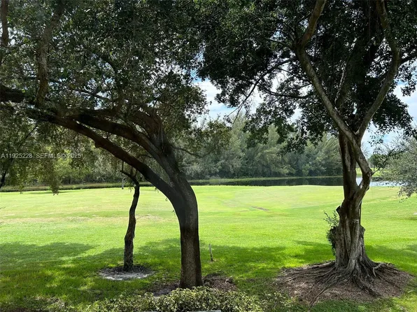 1000 SW 125th Ave APT 214N, Pembroke Pines, FL 33027