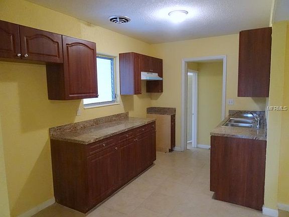 5th image of 1027 Briarwood Ave